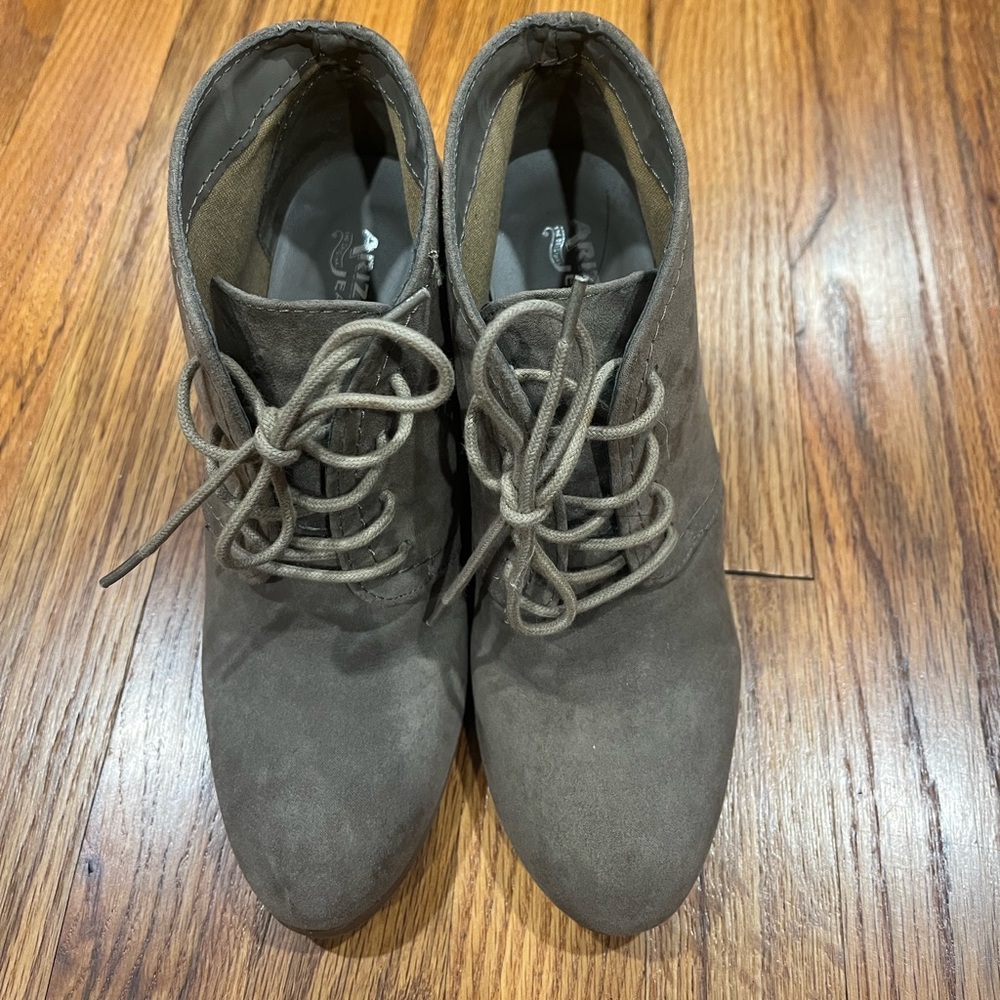 Women's Arizona Jeans Platfrom, Nude‎ shoes, Suede, Size 7